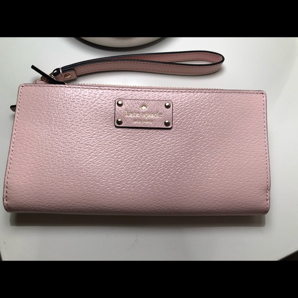 kate spade Handbags - Kate Spade New York wristlet